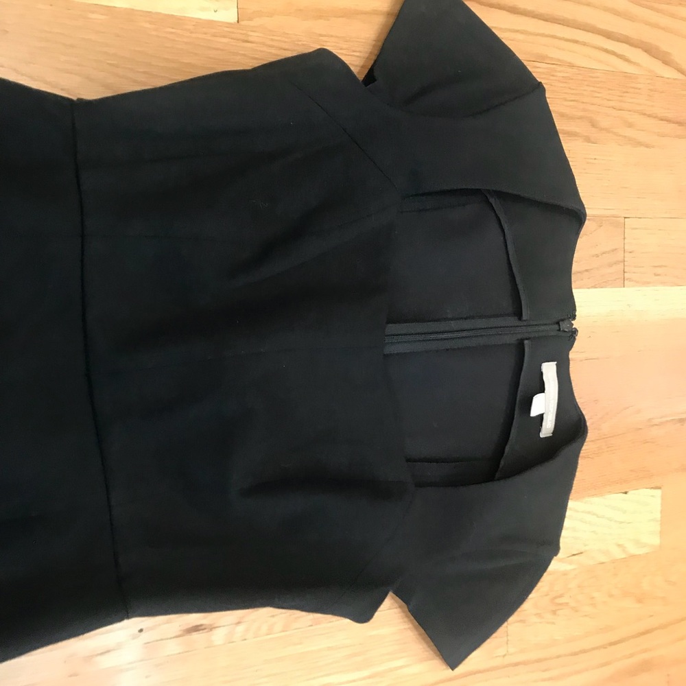 Black Banana Republic dress, P4 worm ONCE - Picture 2 of 4